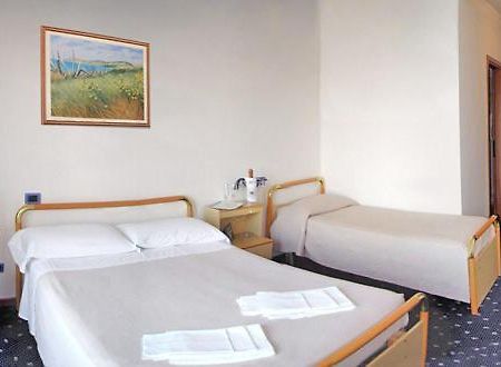Medi Garden Hotel&Residence ألبا أدرياتيكا المظهر الخارجي الصورة