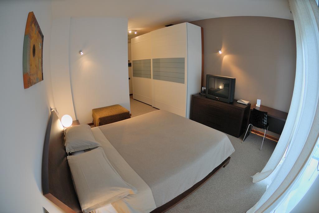 Medi Garden Hotel&Residence ألبا أدرياتيكا المظهر الخارجي الصورة