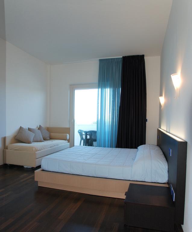 Medi Garden Hotel&Residence ألبا أدرياتيكا المظهر الخارجي الصورة
