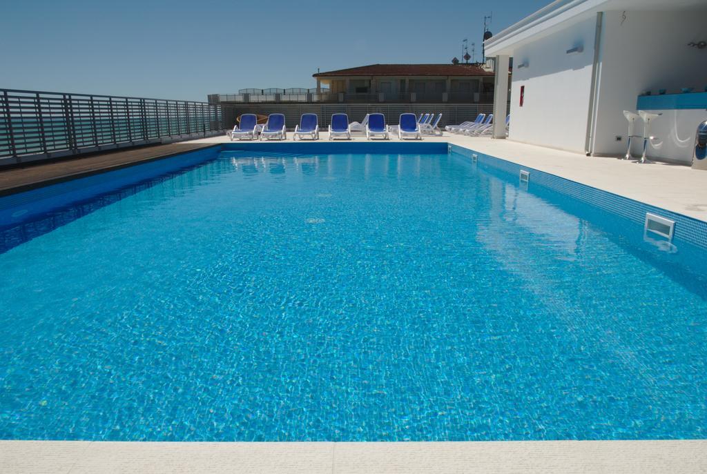 Medi Garden Hotel&Residence ألبا أدرياتيكا المظهر الخارجي الصورة
