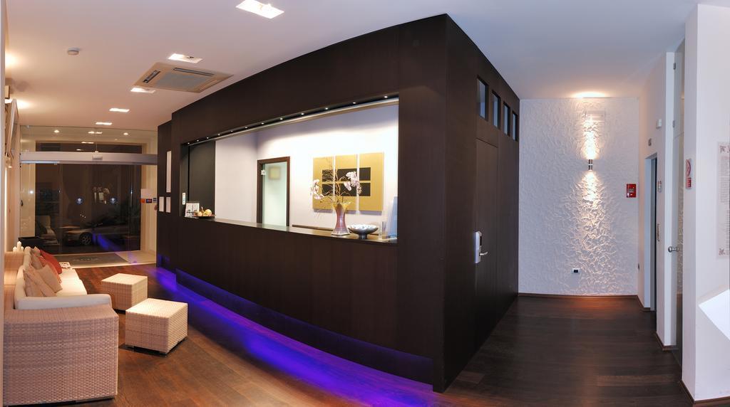 Medi Garden Hotel&Residence ألبا أدرياتيكا المظهر الخارجي الصورة