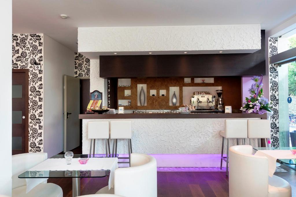 Medi Garden Hotel&Residence ألبا أدرياتيكا المظهر الخارجي الصورة