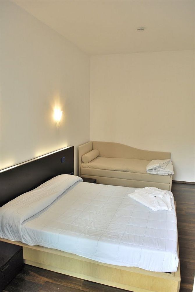 Medi Garden Hotel&Residence ألبا أدرياتيكا المظهر الخارجي الصورة